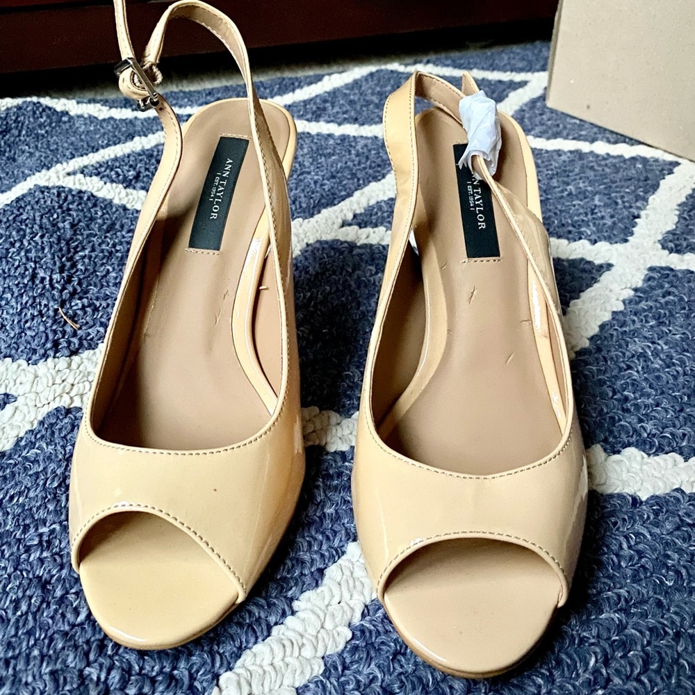 Ann Taylor NIB Perfect Patent Peep Sling, 7